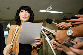 日 재무상 “美와 엔화 공동 개입” 인정…추가 개입 가능성도 시사