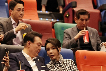 尹 영화관람비 등 특활비 정보공개 청구 소송, 대법서 파기환송