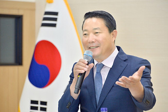 [인터뷰] 최영일 순창군수 취임 한달…“햇빛소득 마을·기본소득으로 청년 머무는 순창 만들 것