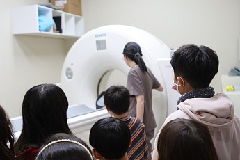 연세하나병원, 여름방학 '어린이 메디컬 캠프'…김포 초등생 40명 초청