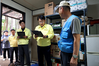 야외작업 막고 열 저감시설 체크…“근로자 건강이 먼저죠” [區석區석 – 성동구 ‘폭염 현장점검’]