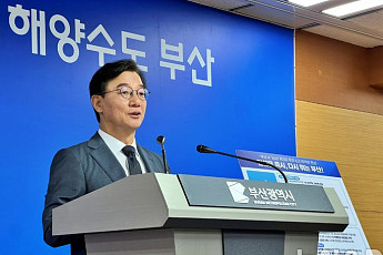 전재수 부산시장 첫 추경 6374억…민생에 2747억, 해양수도에 1379억