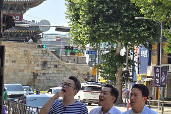 이재준 시장, '큰별쌤' 최태성·서경석과 수원 걷다…