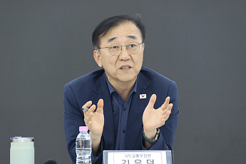 김윤덕 국토부 장관 “주택 공급, 과거와 다른 속도전 필요”…공공기관 후속조치 점검