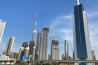 UAE, 이란과 교역·금융거래 전면 중단…“탄도미사일 2발 발사”