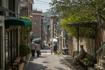 서울시, 폭염 그늘 사각지대 찾는다⋯“그늘보행권은 시민 권리”