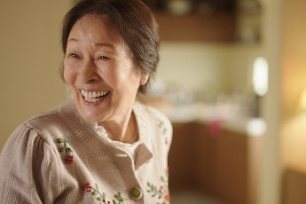 김혜자, 9년 만에 영화 복귀⋯'여전히 찬란하게' 10월 개봉