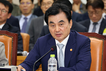 국힘 “안규백 경질해야”…탈영 의혹·방사청 비리로 공세