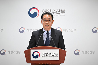 韓 첫 컨테이너선 북극항로 시범운항…유럽 뱃길 7000㎞ 줄인다