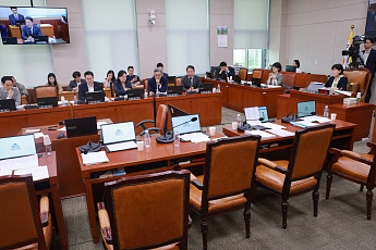 법사위, 조희대 대법원장 증인 출석 요구 與 주도 의결