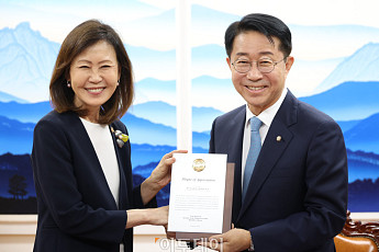 국회 방문한 美대사 미셸 스틸, 조정식 의장 예방 [포토]