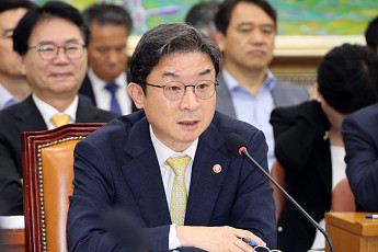 이억원 “흑자 동전주 상폐 기준 미세조정…디지털자산법 가을 입법 속도