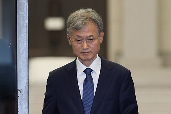 조희대 대법원장, 청와대 재제청 요구에 