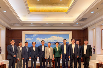 박찬구 금호석유 회장, 中 웨이하이시장 만나…민관 협력 확대