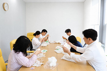 도레이첨단소재, 임직원·자녀 함께 만든 ‘이른둥이 안전 KIT’ 기부