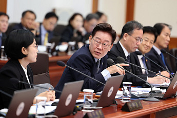 내년 공무원 임금, 3.9% 인상·16년 만에 최대폭…9급 초임 월 300만[2027예산]