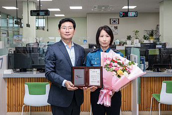 이상일 용인특례시장, 시청 아닌 경찰서로 갔다…‘6분 심폐소생술’ 김민희 경위 현장표창
