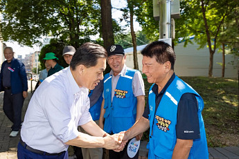 이재준 수원시장, 아파트 밖 ‘관리공백’ 메운다…빌라 4428세대에 ‘골목관리소장’