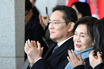 이재용 삼전 회장, 홍라희 관장 보유 삼전주식 718만주 1.9조에 장외매수