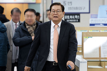 ‘1200억대 탈세’ 이상운 효성 부회장 징역 2년6개월·집유 4년 확정