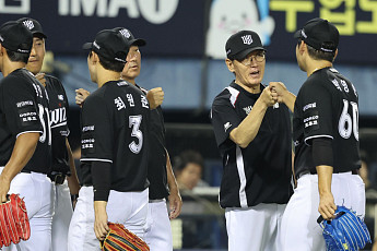'kt 원클럽 사령탑' 이강철, 600승까지 단 1승⋯역대 13번째 도전