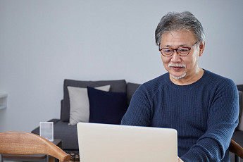 日 시니어 47% “AI 활용”… 92% “업무 IT화 문제없어”