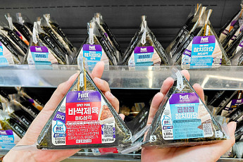 ‘간편식 품질↑’ CU, 부드러운 연수 적용 삼각김밥 선봬