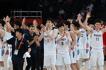 남자농구, 이란 77-51 완파⋯12년 만에 결승·첫 메달 확보 [아시안게임]