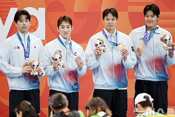 수영 남자 혼계영 400m, 한국 신기록으로 동메달 [아시안게임]