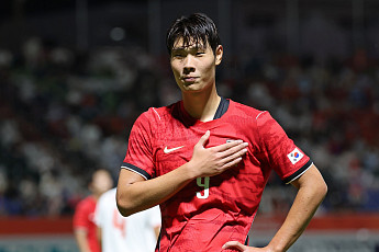 남녀 축구 나란히 4강행···남자는 4연패·여자는 첫 결승 도전 [아시안게임]
