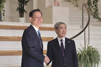 이형일·신현송 첫 회동⋯