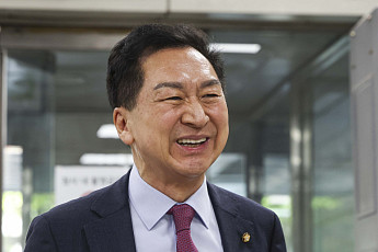 특검 ‘김건희 로저비비에 선물’ 김기현 징역 1년 구형...“정당정치 신뢰 훼손”