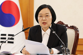 한총리 “2030년까지 로봇 20만대 보급…내년 정부가 1700대 이상 구매”