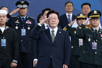 李대통령 “전작권 환수로 자주국방 완성…2030년대 중반 핵추진잠수함 건조”