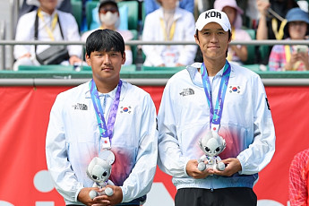 남지성·박의성, 일본에 져 남자복식 은메달⋯12년 만의 金 무산 [아시안게임]
