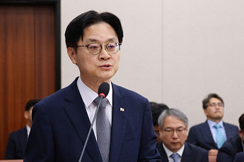 김정관 