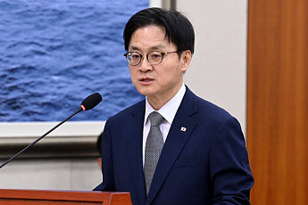 김정관 