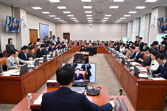 '김병주 빠진' 홈플러스 국감… 이틀째 중기부·농식품부 감사
