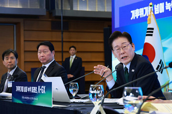 李대통령 “추격자 벗어나 녹색시장 판 짜야”…민관 ‘K-GX’ 맞손 [종합]