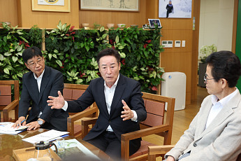 청도군, ‘농업·복지·경제' 강력 드라이브 건다