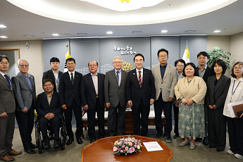 충남, 15개 시군 특성 살린 ‘통합돌봄 모델’ 만든다
