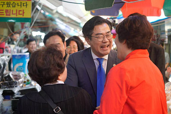 박찬대 100일, 다시 찾은 시장…