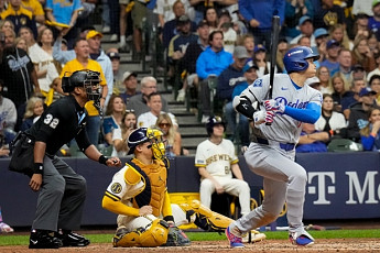 다저스, 밀워키에 1-2 역전패⋯NLCS 1차전 기선제압 허용