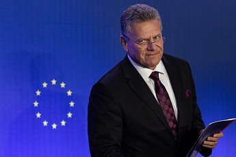 “EU, 중국산 하이브리드차 연간 수입 35만대로 제한”