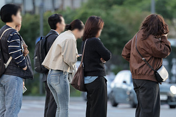 [내일 날씨] 아침 최저 5도 ‘뚝’…강한 바람 불며 쌀쌀