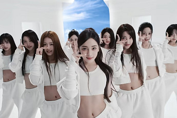 “보아·제시카 다 모였네”…A20 LITE가 소환한 ‘이수만 안목’