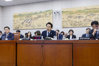 교육위 국감, 교부금 개편·하이러닝 도마…안민석 “위법 드러나면 수사의뢰” [국감]