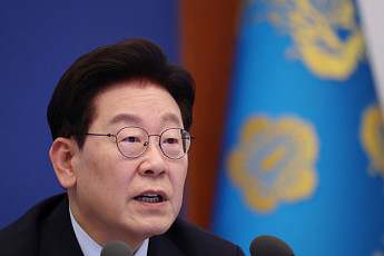 李대통령 “성장 온기 고르게 퍼져야…주거·일자리·금융에 국정 역량 집중”
