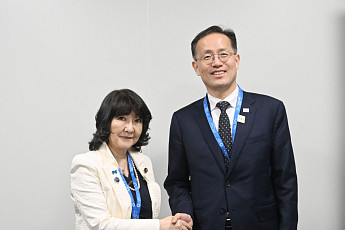 韓日경제수장, 방콕서 '100억달러' 통화스왑 3년 연장 합의