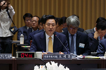 '기승전-한강버스'⋯與 '리베이트 의혹 '공세에 오세훈 